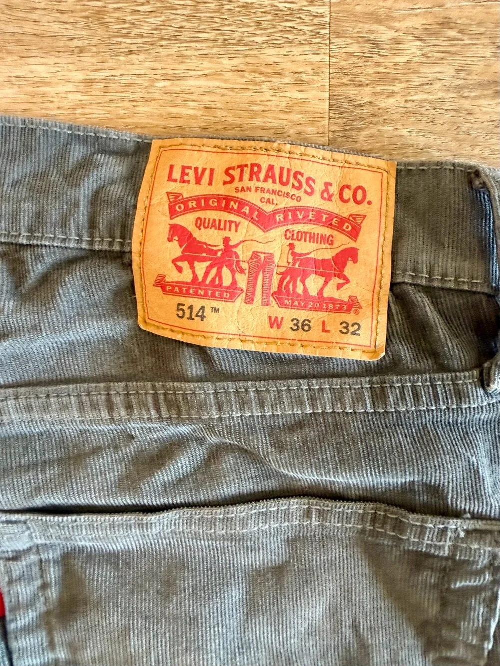 Levi’s 514 Corduroy Pants Gray Mens 36x32 Straight  9” Leg Openings